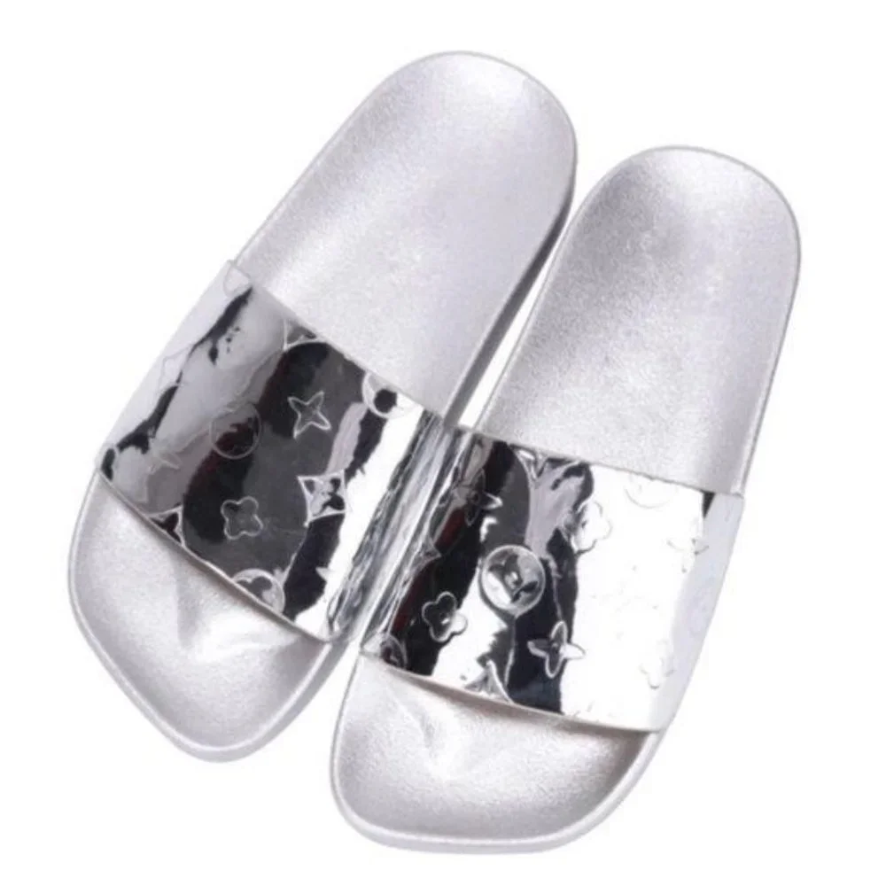 !! NEW !! Comfy Square Toe Metallic Slides in Silver - Picture 2 of 4